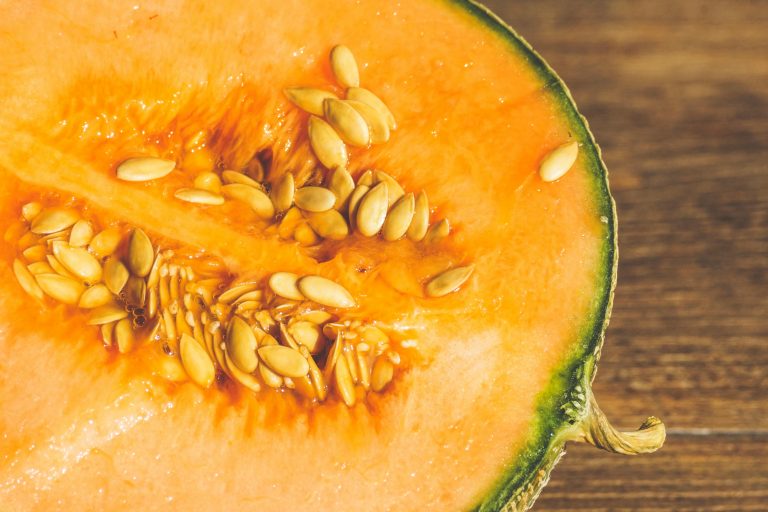 Comment choisir un melon parfaitement mûr : astuces incontournables pour un fruit savoureux